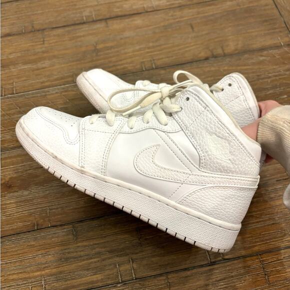 nike air jorden white high top sneakers size 6y - Picture 1 of 8